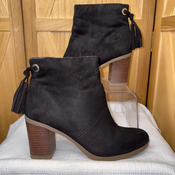 Dr. Scholl's Shoes - Dr. Scholl's Black Ankle Boots with Side Zipper Size 8